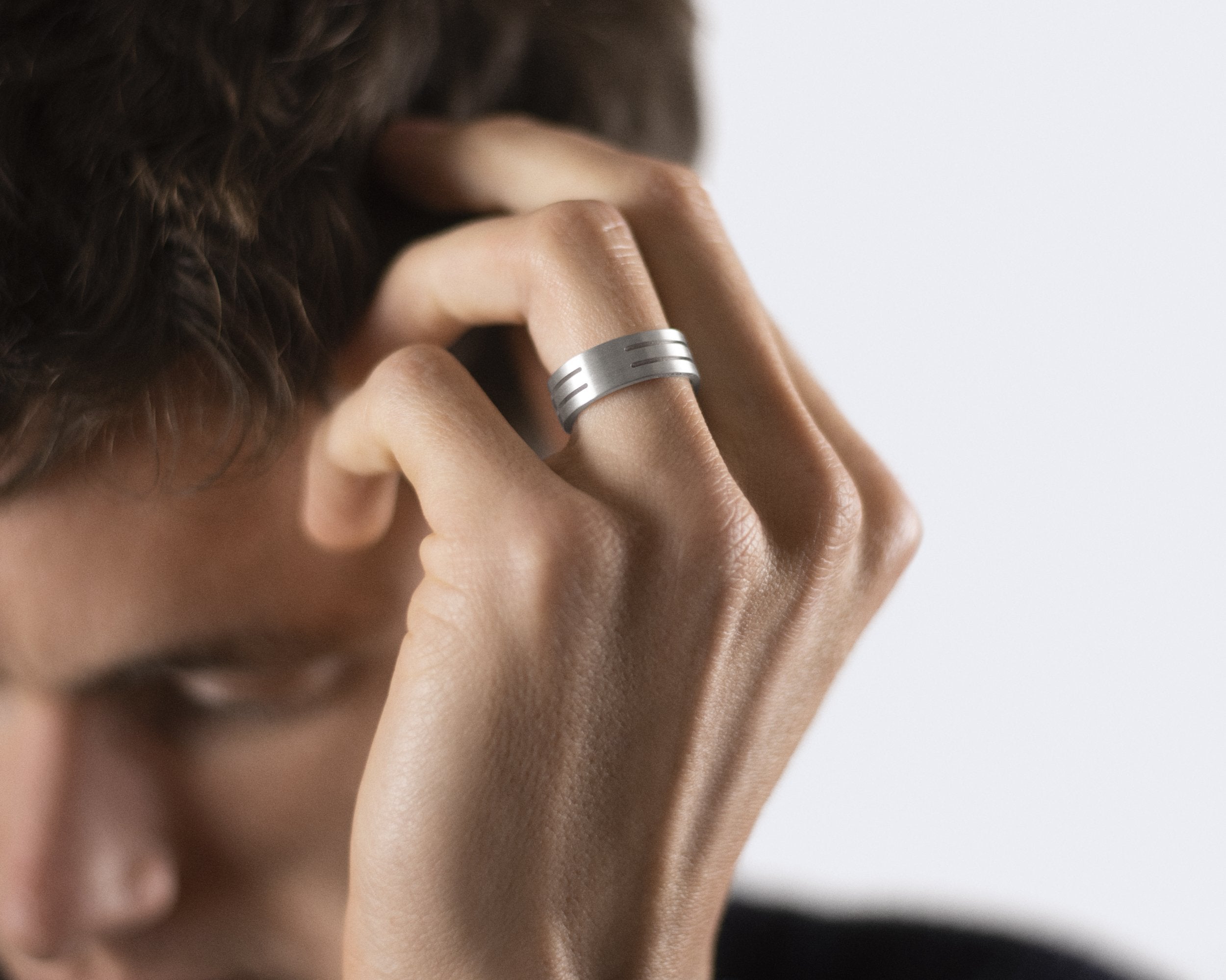 perforated ribbon ring 7g