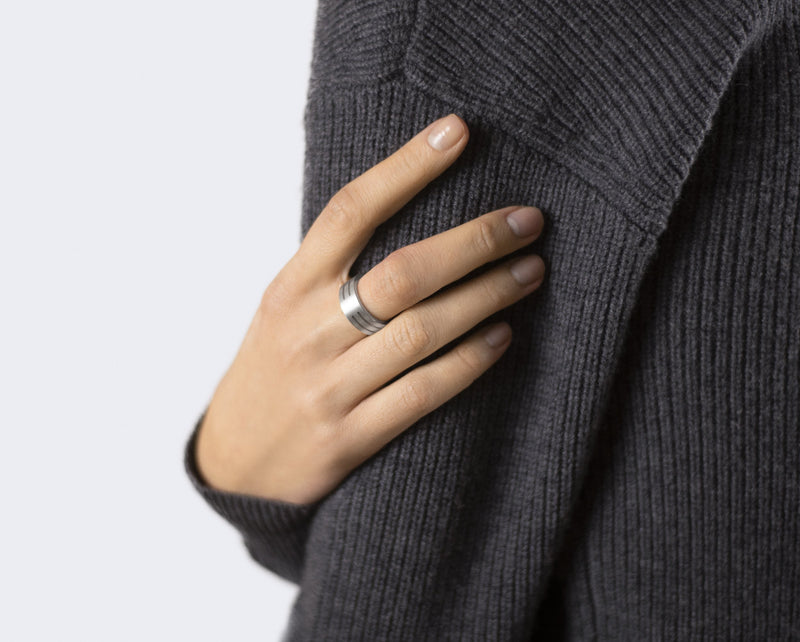 perforated ribbon ring 7g