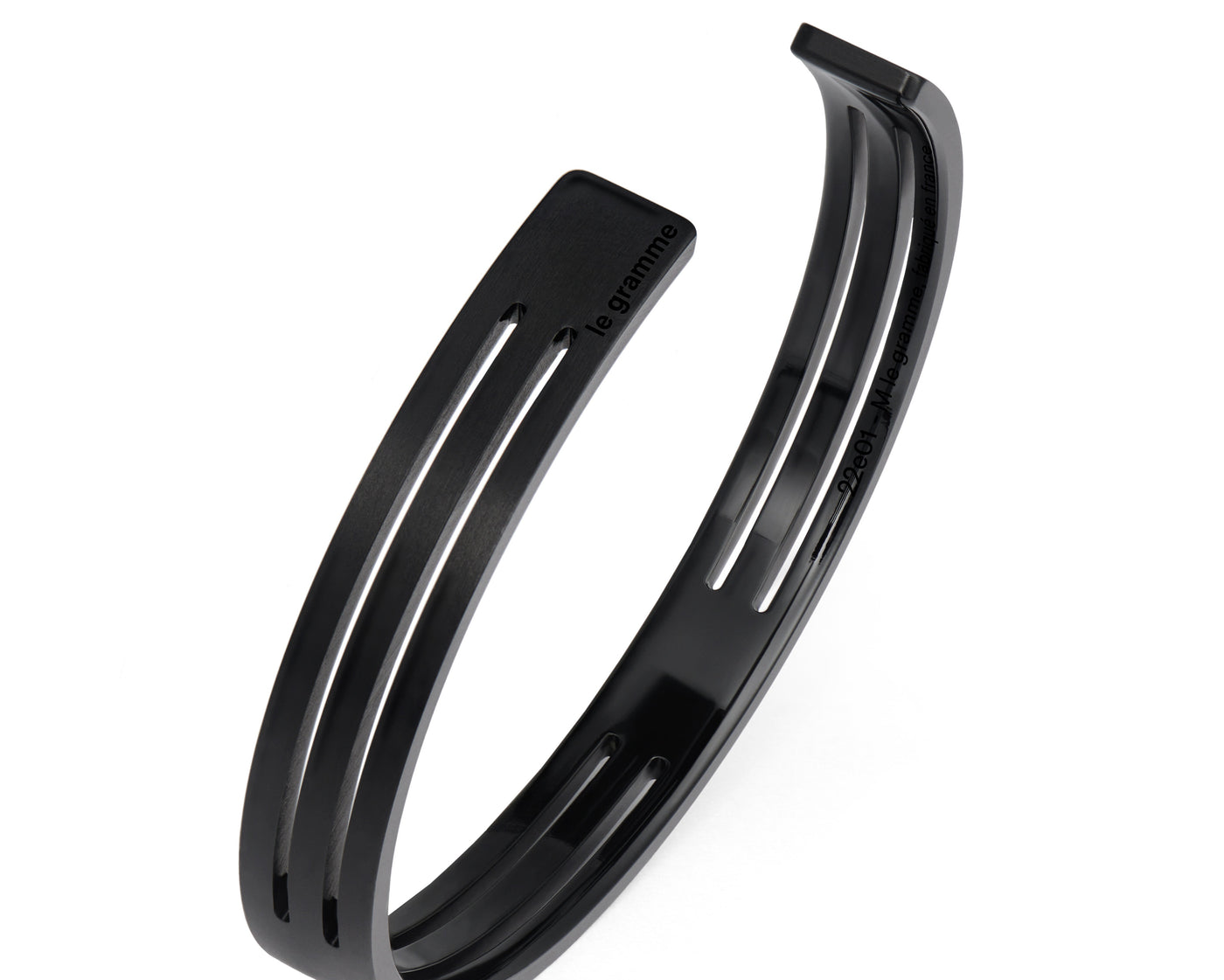 bracelet ruban perforé le 8g